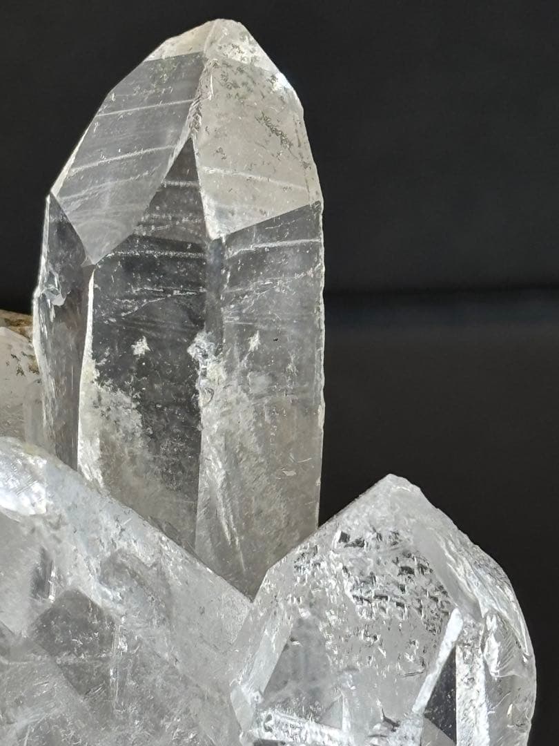 ブラジル　ゼッカデソーザ産　クリアクォーツクラスター　136g. 天然石