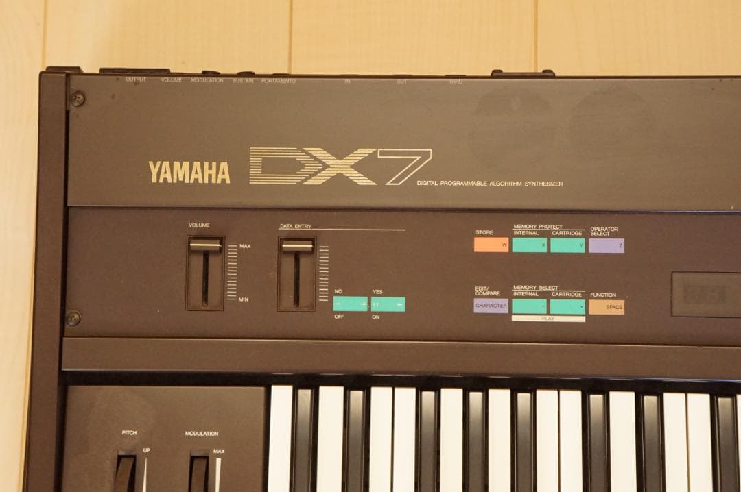 YAMAHA DX7 シンセサイザー