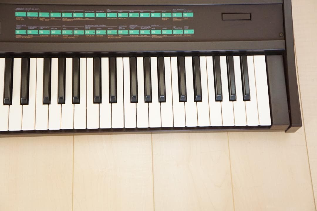 YAMAHA DX7 シンセサイザー