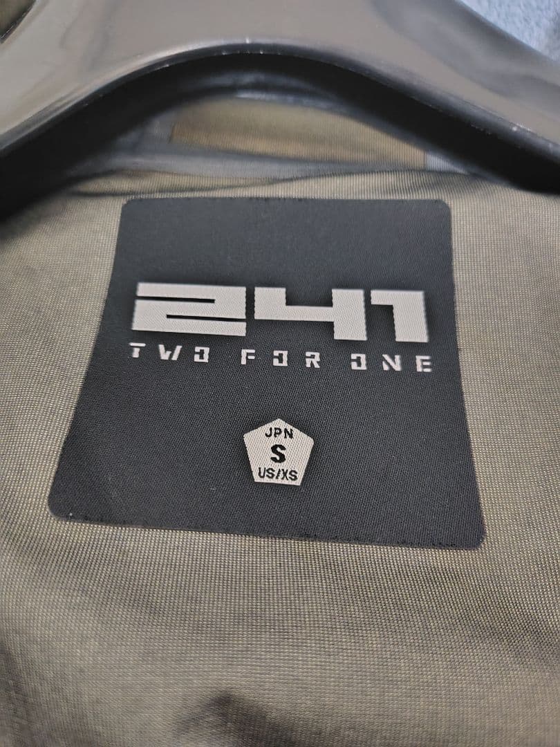 241 TWO FOR ONE スノーボード　アウタージャケット　Sサイズ