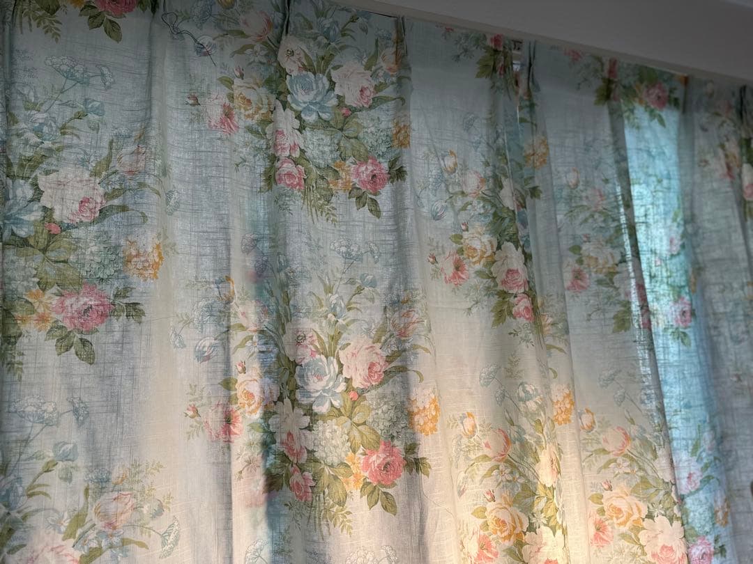カーテン　ハンドメイド　ローラアシュレイ生地　綿麻