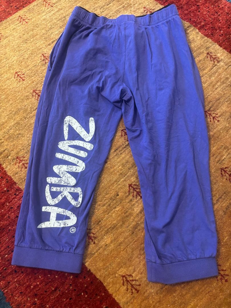 ズンバ パンツ1枚 ＋Tシャツ4枚 ＋ブレスレット2個 ＋缶バッジ2個まとめ売り