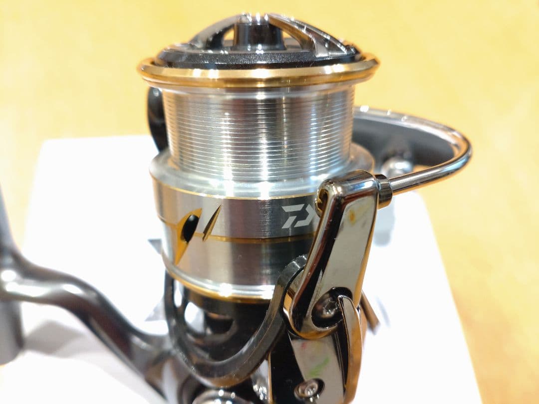 Daiwa LUVIAS LT 3000S-CXH スピニングリール