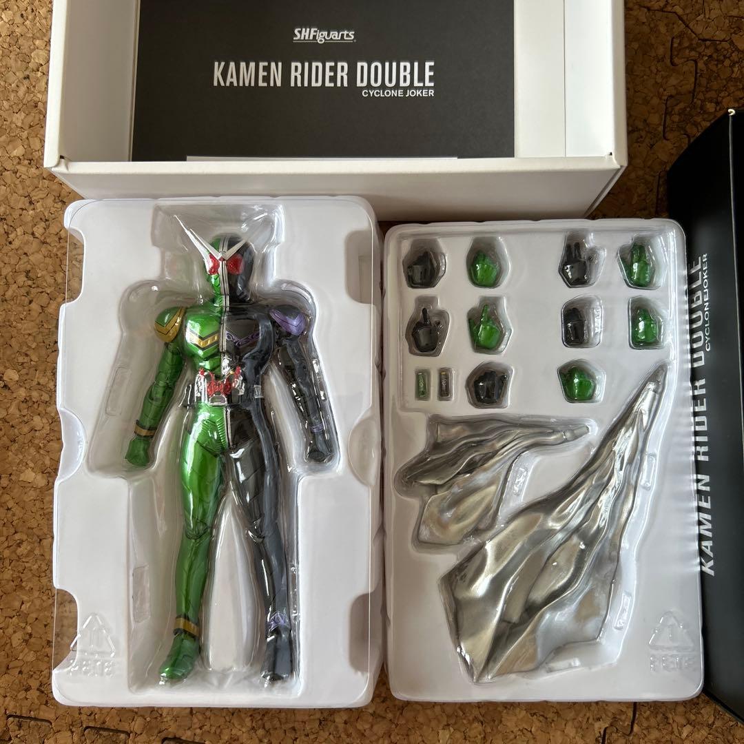 S.H.Figuarts 真骨彫製法 仮面ライダーW サイクロンジョーカー