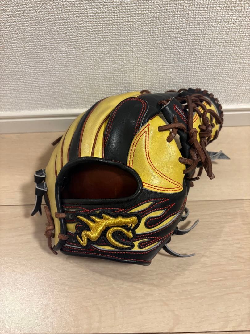 軟式オーダーグラブ　イエロー ブラック Ryu