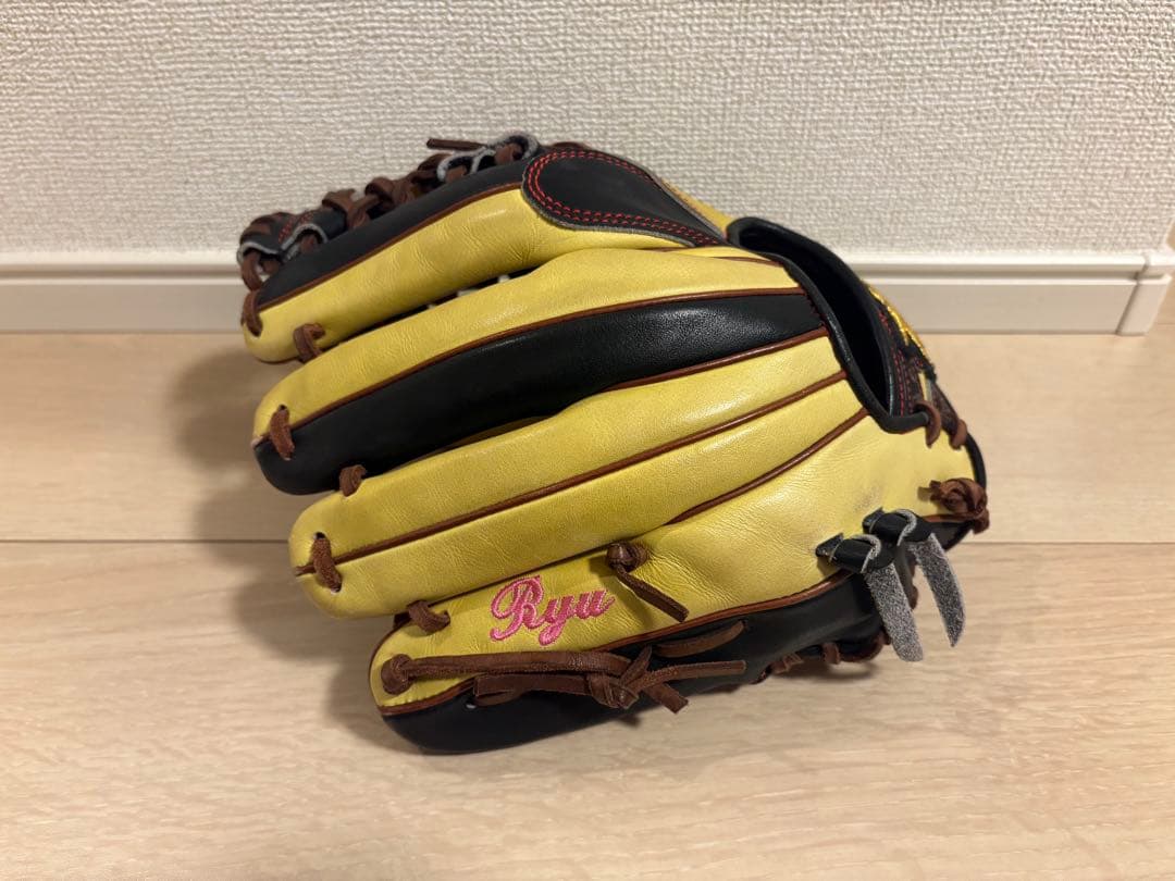 軟式オーダーグラブ　イエロー ブラック Ryu