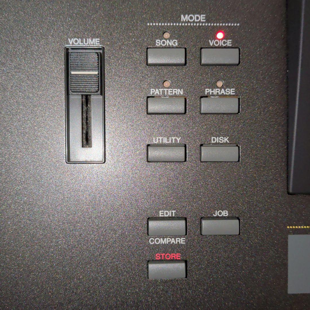 Yamaha QS-300 シンセサイザー