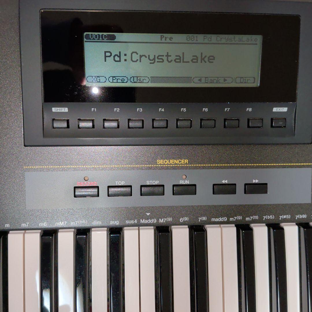 Yamaha QS-300 シンセサイザー