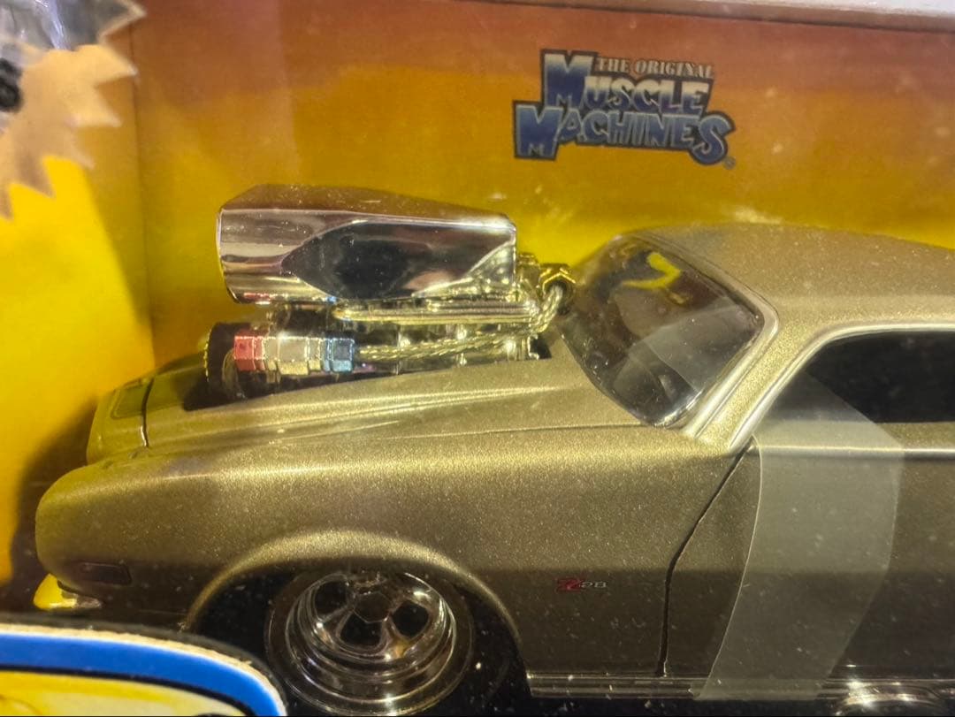 ミニカー s2020 MUSCLE MACHINES 1/24 SCALE 1971