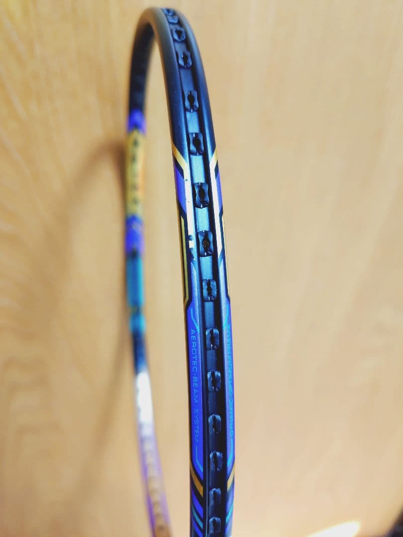 リーニン　バドミントンラケット　Aeronaut 9000i
