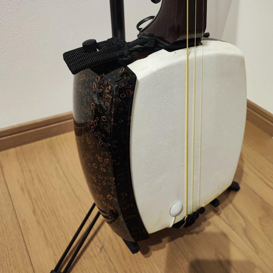 津軽三味線フルセット 皮破れなし 鼈甲撥(一枚甲)・消音駒・チューナー付
