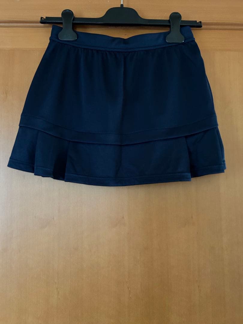 バボラ テニスウェア　紺色スコート　Oサイズ　新品