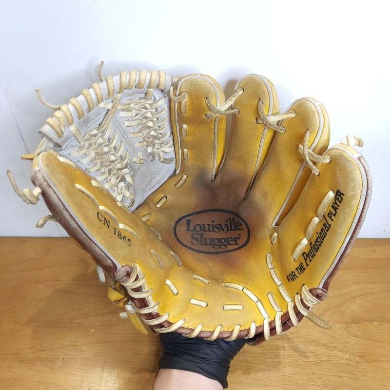 ルイスビルスラッガー カタリスト 硬式材使用 限定カラー 内野用 軟式グローブ