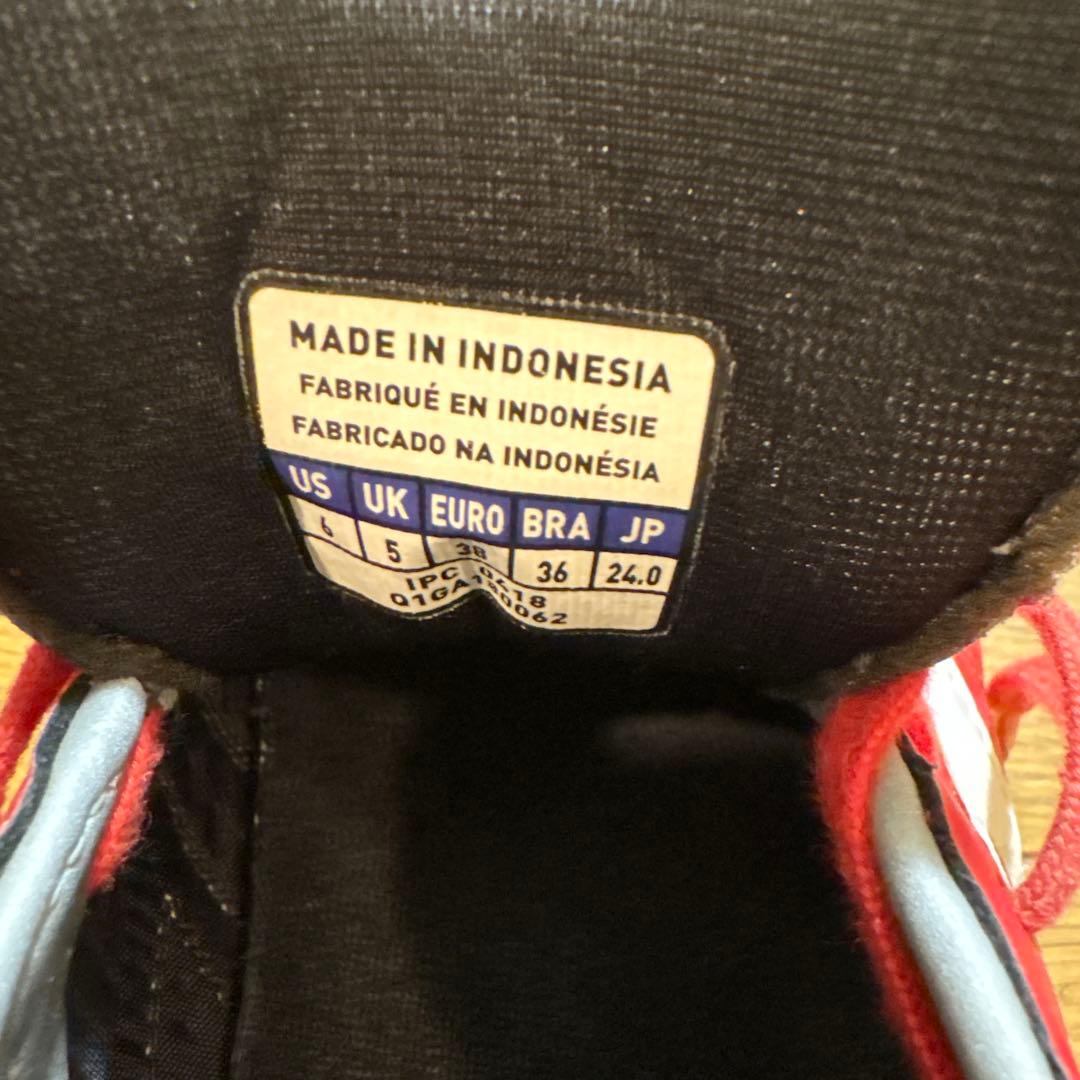 Mizuno モレリア　フットサルシューズ レッド