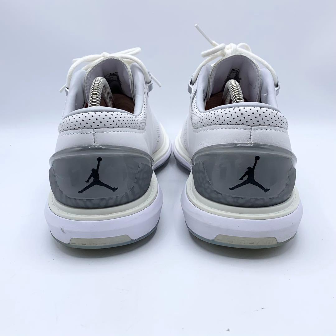 【美品】NIKE ゴルフ　シューズ　スパイクレス　ホワイト　26cm ジョーダン