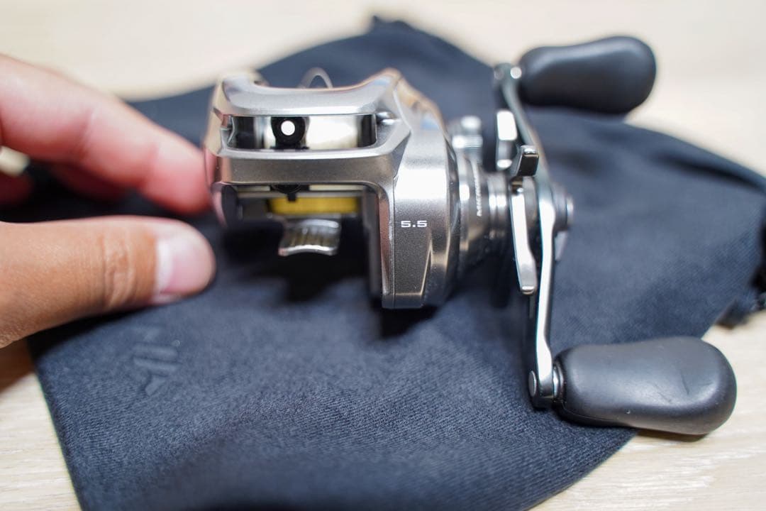 Bantam PGベイトリール 右ハンドル 5.5:1