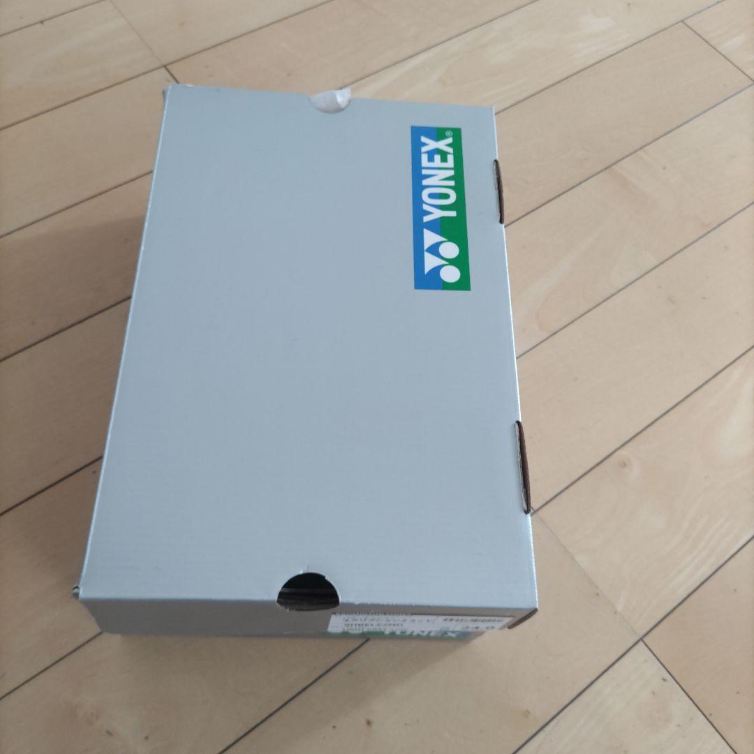 新品　YONEX バドミントンシューズ SHBELZ2MD 24.0