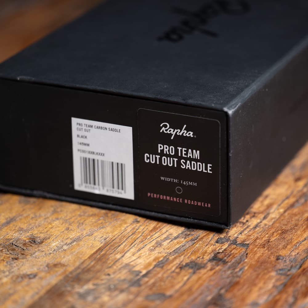 美品 Rapha PRO TEAM CUT OUT SADDLE カーボンサドル