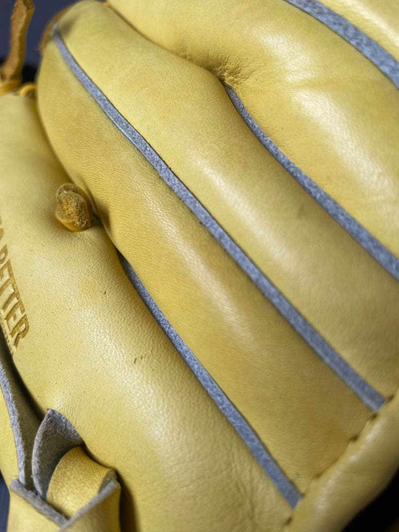 Under Armour 軟式野球グローブ イエロー 収納バッグ付き