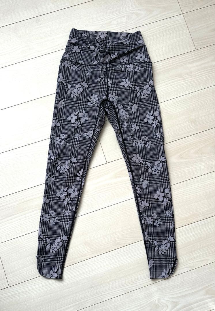 美品⭐︎SUKALA 花柄チェック 上下セット　Sサイズ