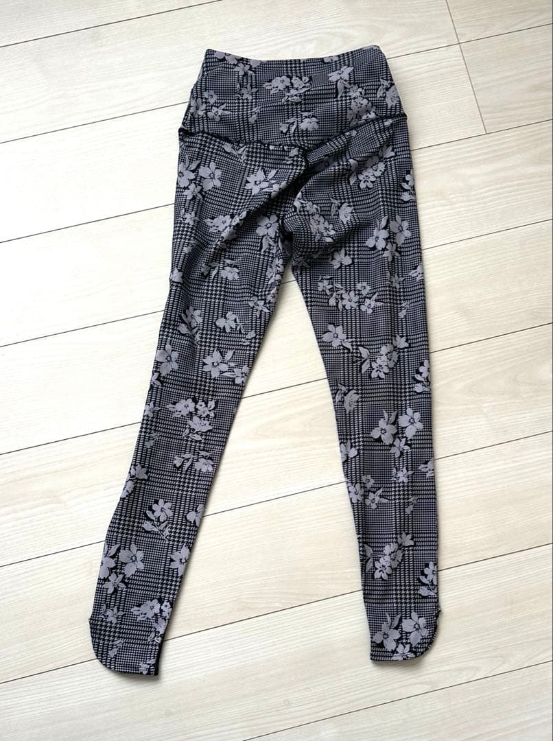 美品⭐︎SUKALA 花柄チェック 上下セット　Sサイズ