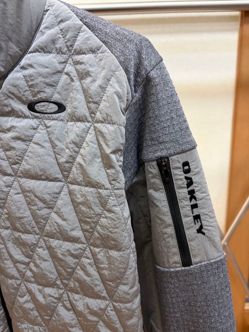 OAKLEY オークリー　グレー　切替　中綿　キルティングダウン　ジャケット