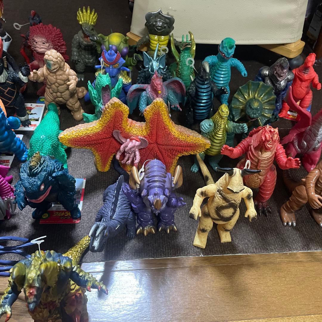 ウルトラマン　怪獣フィギュア