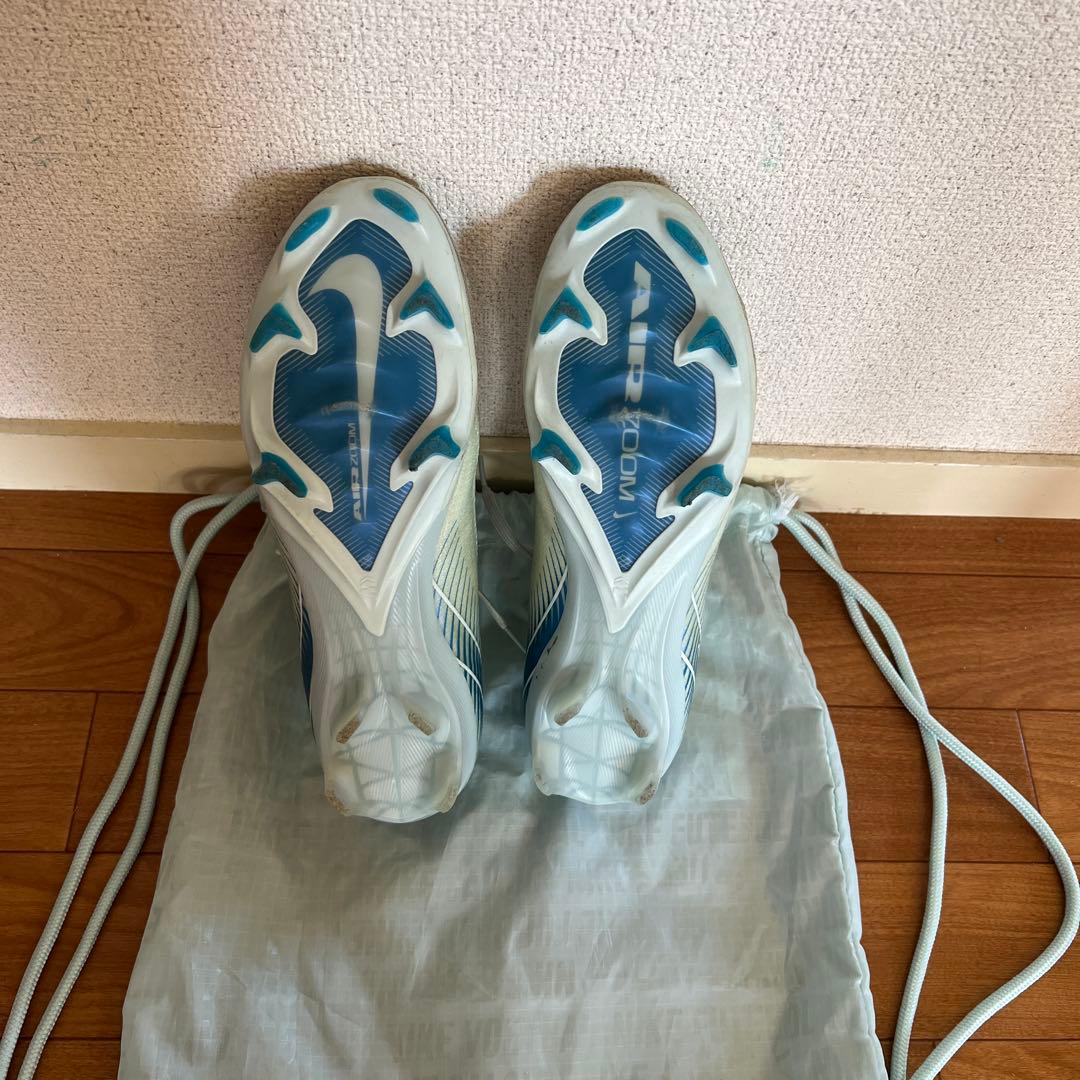 Nike サッカーシューズ ホワイト/ブルー FG
