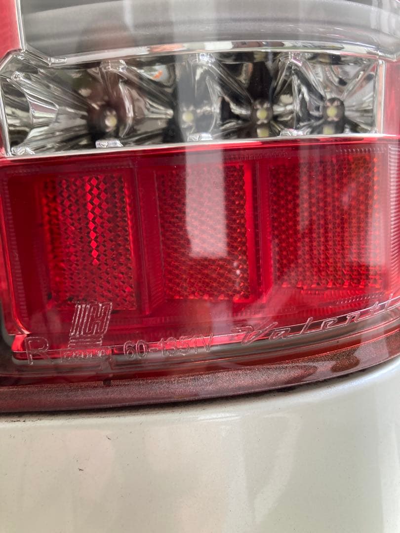 バレンティ、トヨタ ハイエース LEDテールライト、故障なし、スモークカバー