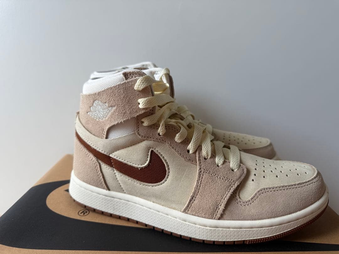 Nike Air Jordan 1 ベージュ/ブラウン