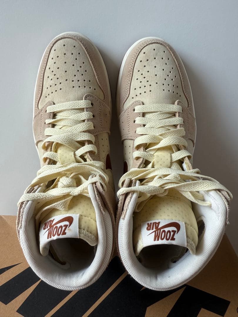 Nike Air Jordan 1 ベージュ/ブラウン