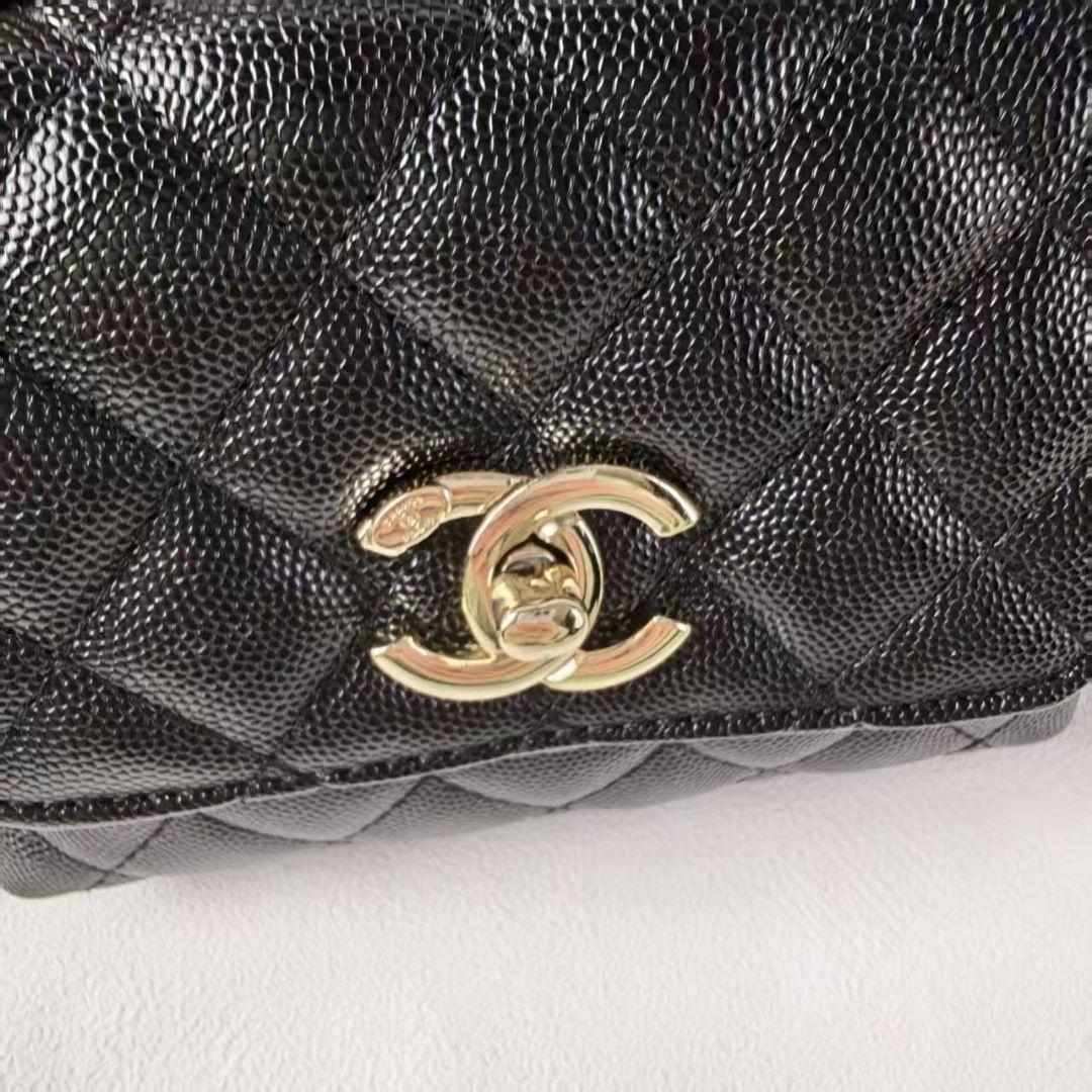 CHANELMAKEUPノベルティ 非売品 ハンドルゴールド キルティングバッグ