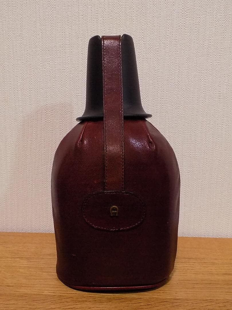 Etienne Aigner　革カバー付き水筒新品未使用　イタリア製
