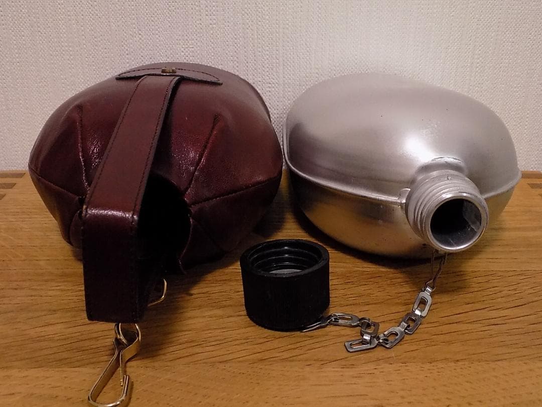 Etienne Aigner　革カバー付き水筒新品未使用　イタリア製
