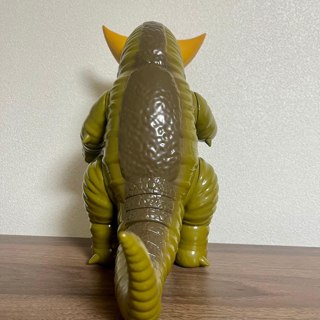 安楽安作　ゴモラ