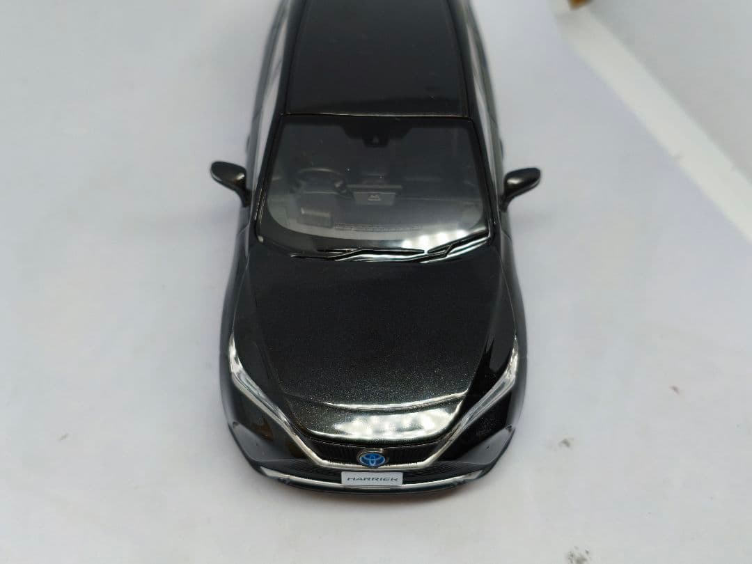 トヨタ ハリアー　カラーサンプル 1/30 黒 ミニカー　非売品