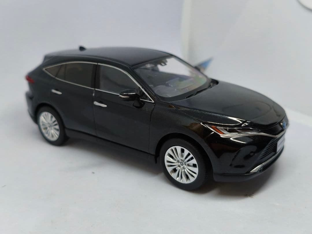 トヨタ ハリアー　カラーサンプル 1/30 黒 ミニカー　非売品