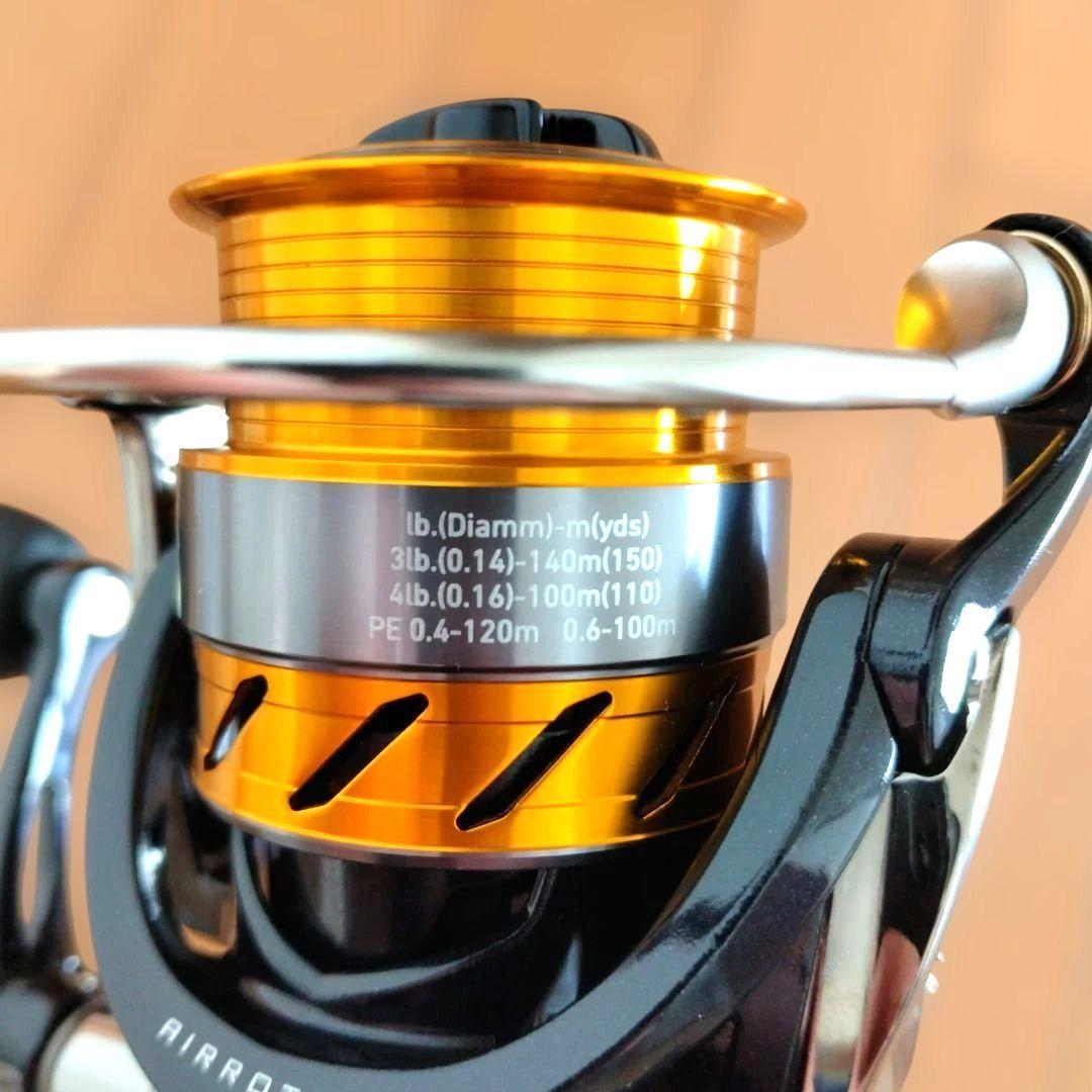新品 未使用 DAIWA REVROS 2004H-DH スピニングリール