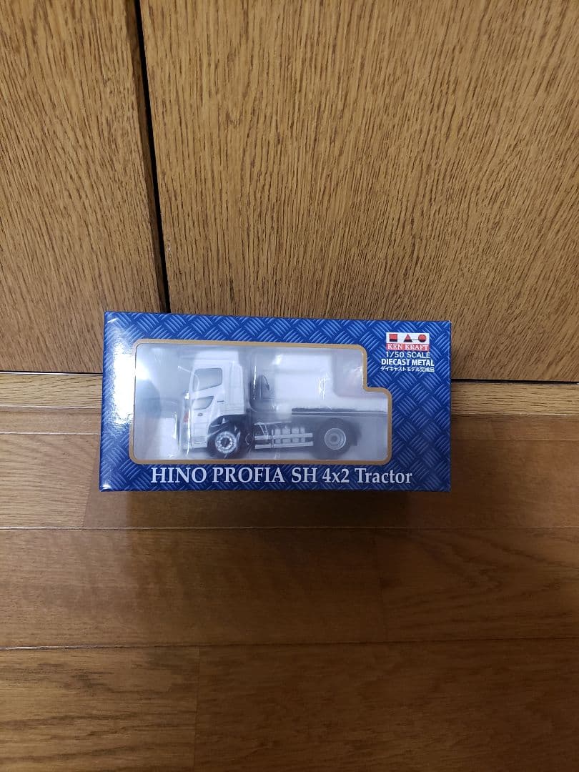 ミニカー HINO PROFIA SH 4x2 Tractor 1/50