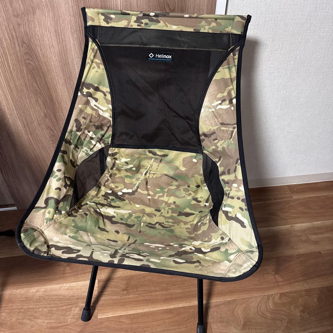 Helinox アウトドアチェア 2脚セット テーブル付き　　　カモフラージュ