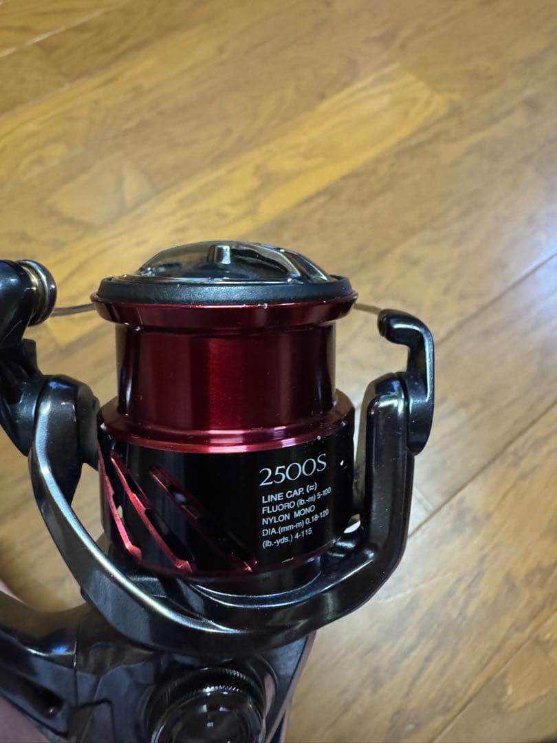 ストラディック　2500S スピニングリール