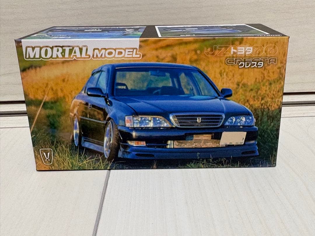 《新品箱付》1:64 トヨタ クレスタ ミニカー