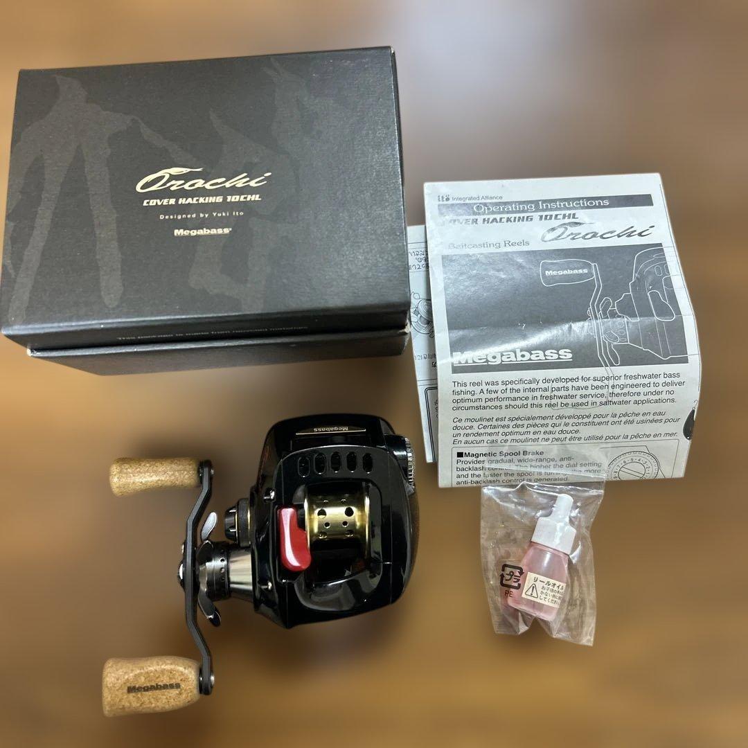 美品　Megabass Orochi 左巻きリール 7.1:1