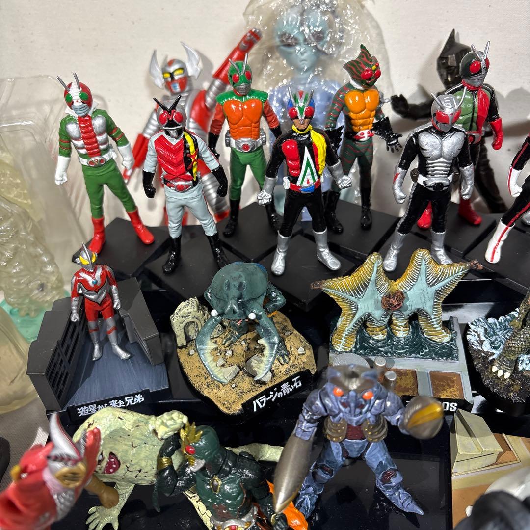 食玩・ガチャガチャ、仮面ライダー、ウルトラマン他　まとめ売り多種多様。