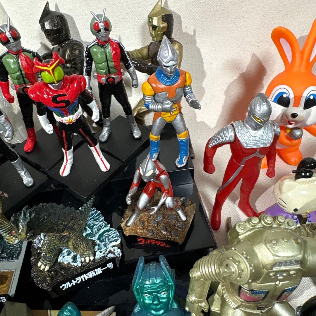 食玩・ガチャガチャ、仮面ライダー、ウルトラマン他　まとめ売り多種多様。