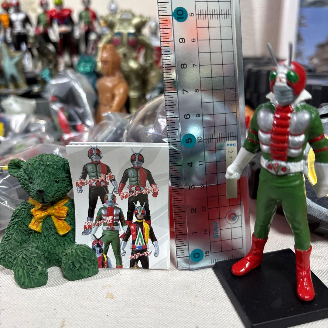 食玩・ガチャガチャ、仮面ライダー、ウルトラマン他　まとめ売り多種多様。