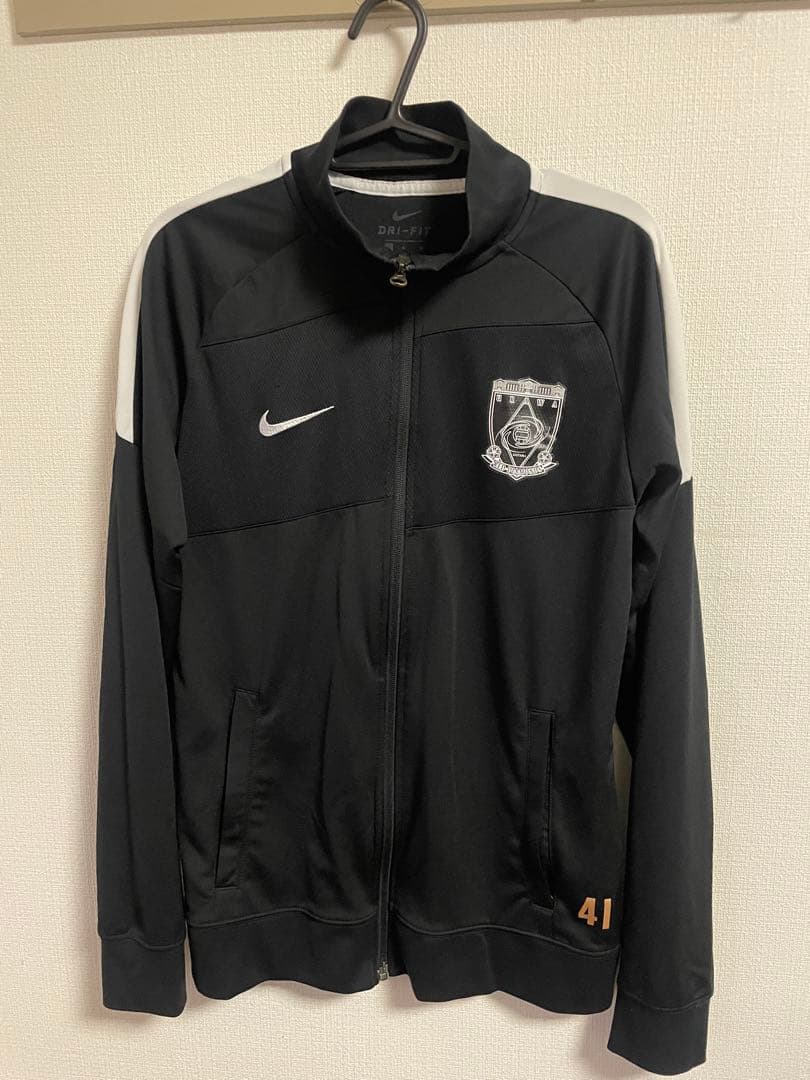 Nike ブラック ジャケット
