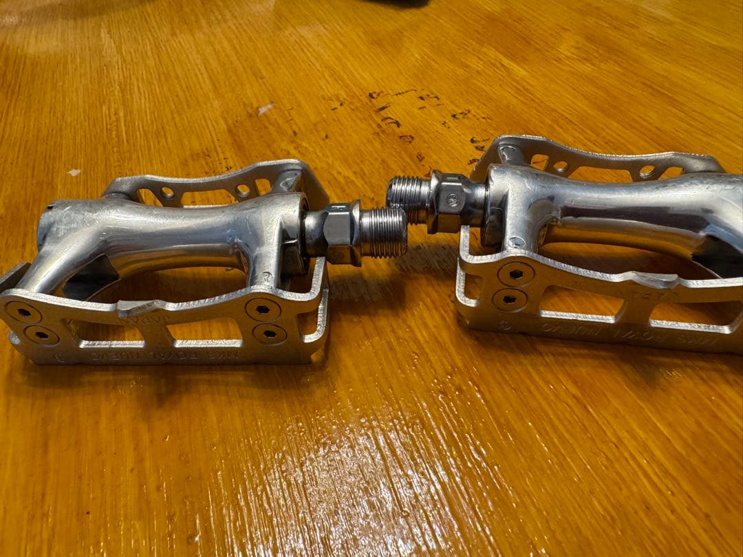T*i様 美中古MKS  NUEVO ペダル　NJS刻印ありNJS刻印