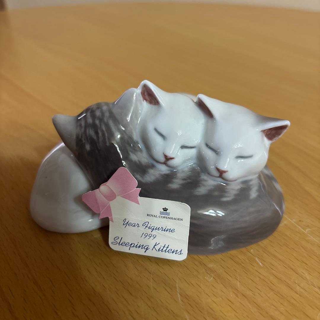 ロイヤルコペンハーゲン　寝ている子猫