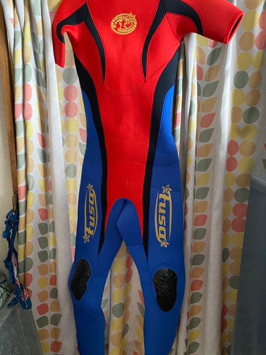 ウェットスーツ